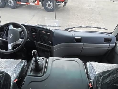 Diesel 170HP Power Custom Off Road Military Vehicles 4x4 Bus 6m Body 17 καθίσματα