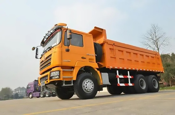 Μεταλλείας ανώτατο Gradeability 30% δύναμης 10MT diesel φορτηγών απορρίψεων εφαρμοσμένης μηχανικής 40Ton βαρύ F3000 Shacman 6x4