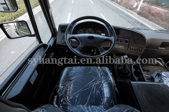 Μεταφορέας 4x4 προσωπικού από το ΜΕ ΚΙΝΗΤΉΡΙΟΥΣ ΤΡΟΧΟΎΣ μέτωπο 6 μηχανή 190hp Drive οδικών φορτηγών 4x4 κυλίνδρων