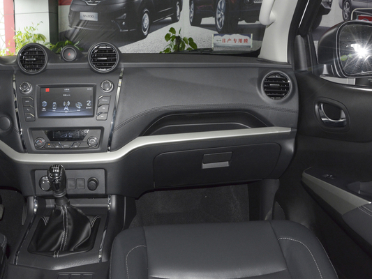 Διπλός υπόλοιπος κόσμος 5 Seater 4 μηχανή βενζίνης ανοιχτών φορτηγών 6MT 4WD 231HP πορτών SUV