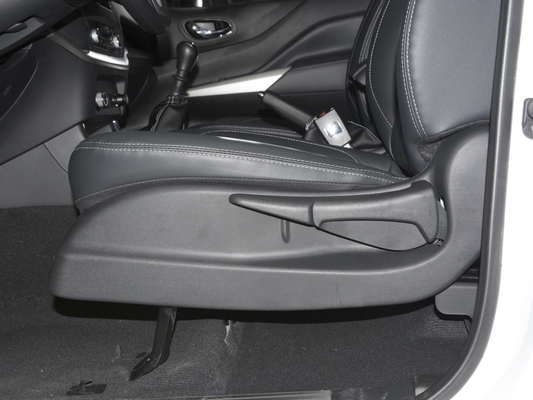 Διπλός υπόλοιπος κόσμος 5 Seater 4 μηχανή βενζίνης ανοιχτών φορτηγών 6MT 4WD 231HP πορτών SUV