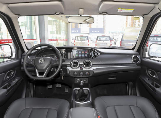Τεσσάρων κυλίνδρων ανοιχτό φορτηγό 4WD 5 μετατόπιση 1.4m 4 πορτών καθισμάτων 2.4L δεξαμενή φορτίου