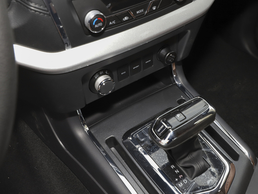 8 τετράτροχα ανοιχτά φορτηγά DONGFENG 120kw 163hp Drive εργαλείων 4WD