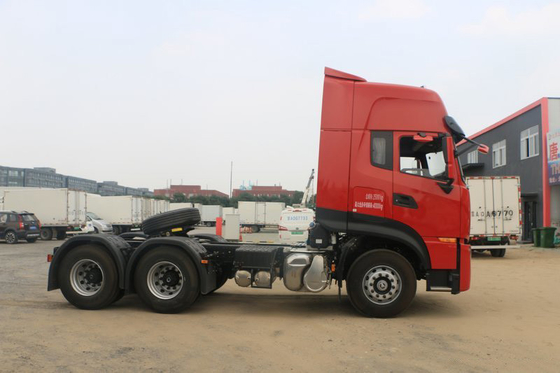 Ανώτατη ροπή 2650N.m φορτηγών 560hp τρακτέρ Dongfeng diesel για τη μεταφορά των εμπορευμάτων