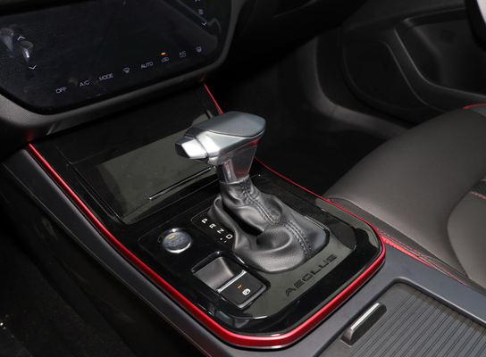 Αυτοκίνητα 5 καθίσματα 150HP Dongfeng SUV με πανοραμικό Sunroof